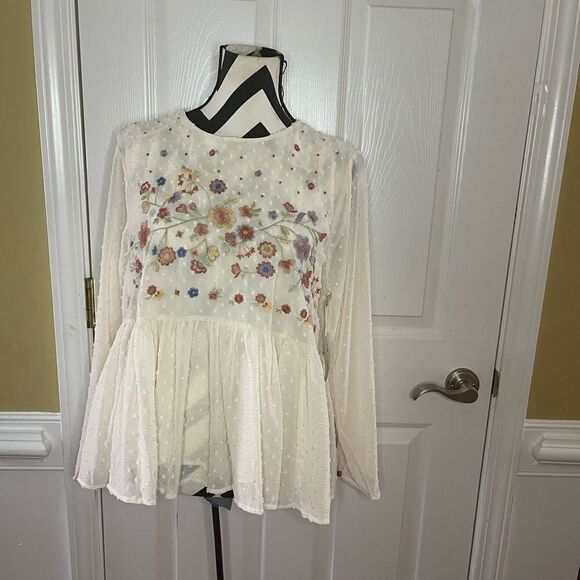 NWT Skylar& Jade tie back dotted Swiss Blouse beige front embroidery accent SZXL - Picture 2 of 13